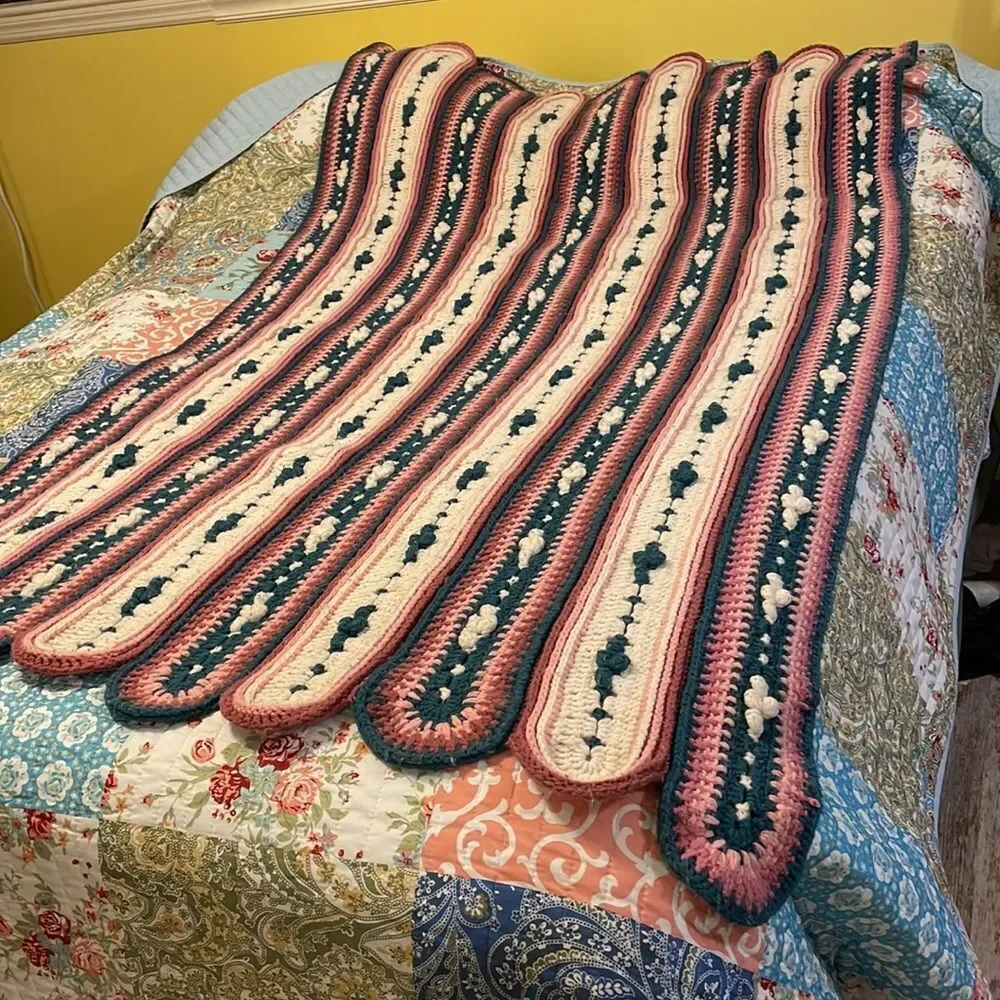 GOURGEOUS HAND CROCHETED AFGHAN IN‎ DUSTY ROSE AND BLUE